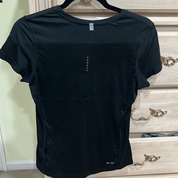 Nike Dri-Fit Short Sleeve Top - Picture 4 of 5